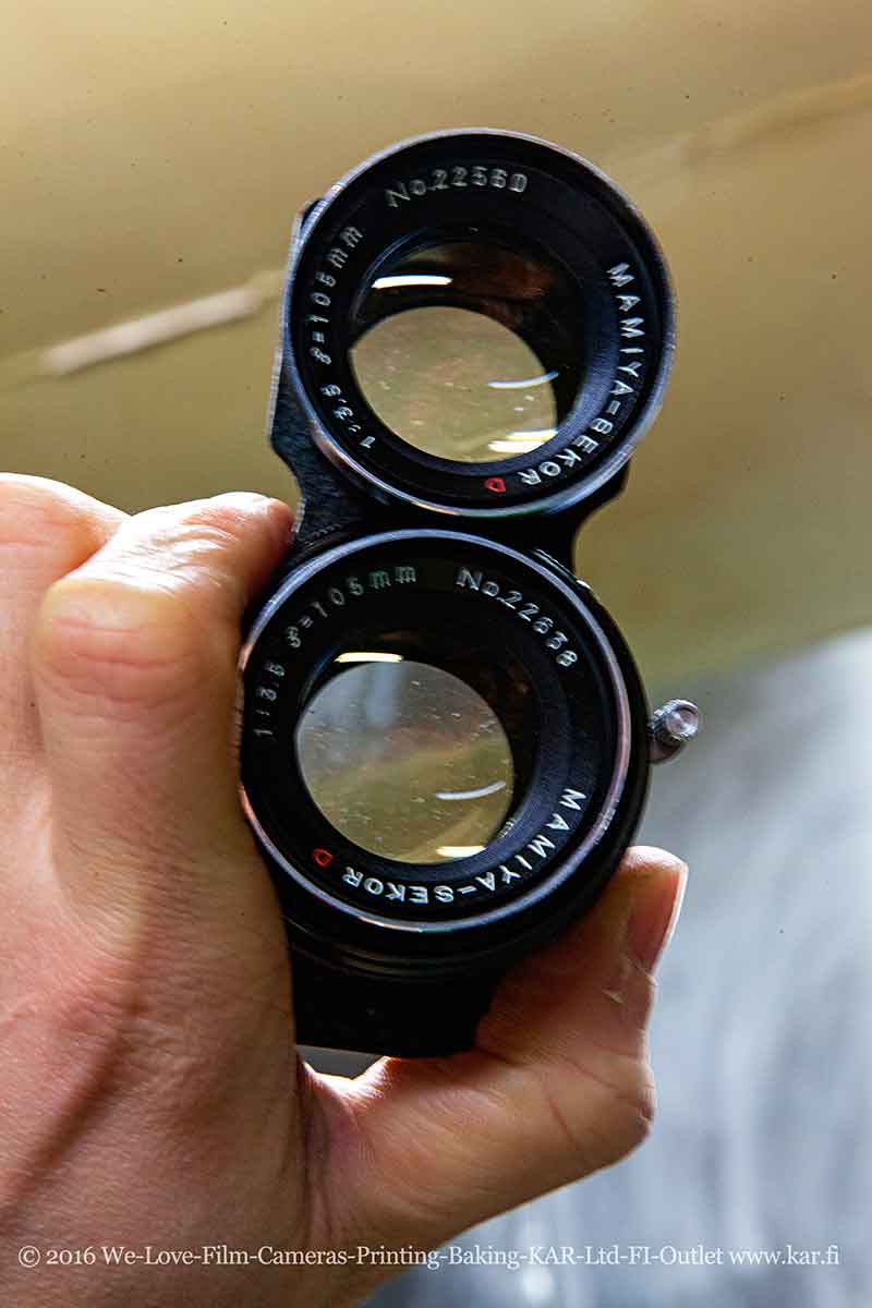 Mamiya-Sekor D 105 mm F3.5 black twin lens for Mamiya C330 etc. 120/220  medium format cameras Excellent condition BOXED location EU